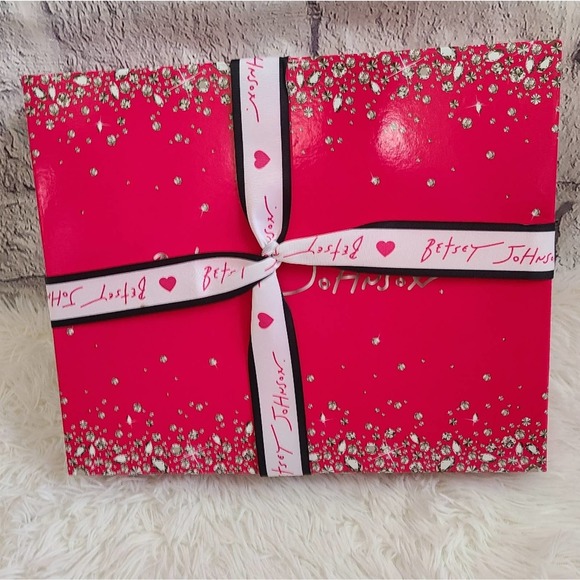 Betsey Johnson Black Hat And Floral Card Case Wallet Gift Box Set NWT - Picture 10 of 10